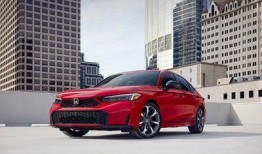 最新款思域爆料照片真实,动感外观与科技配置完美融合，引领轿车市场新潮流”